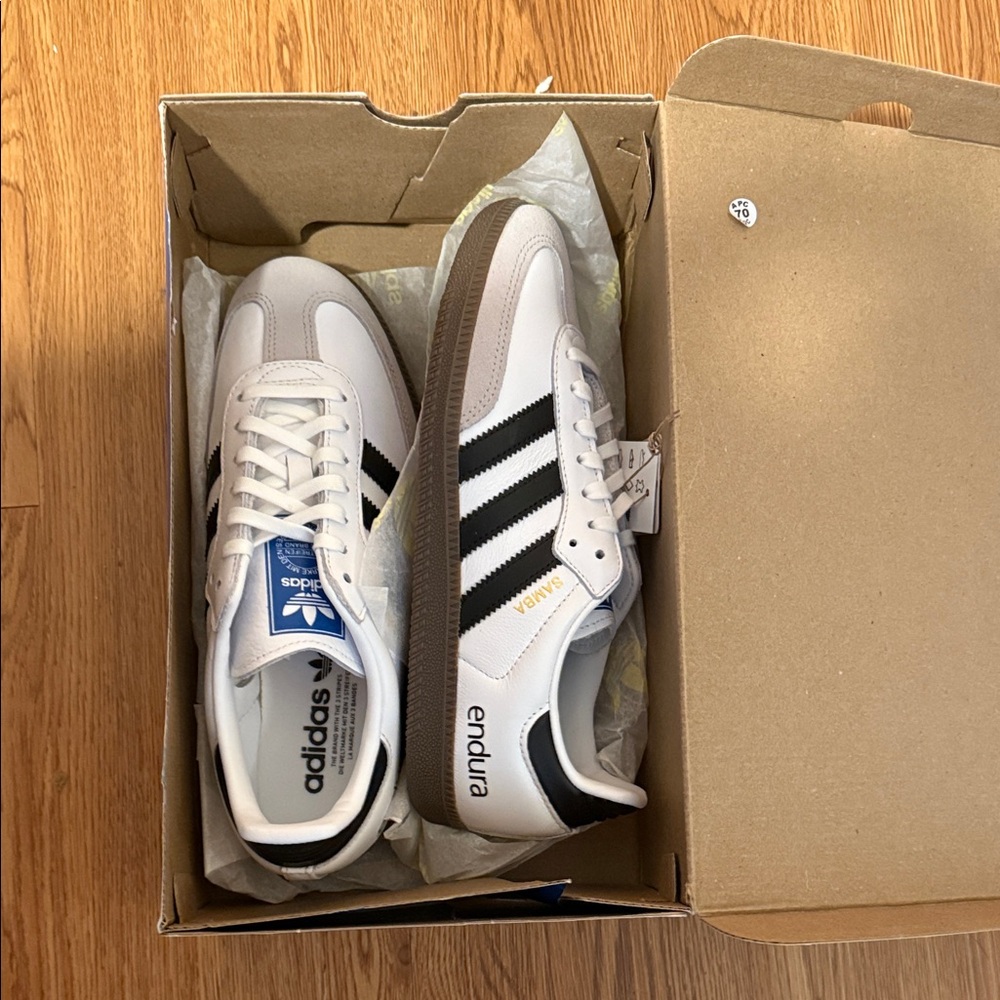Adidas Sambas NWT